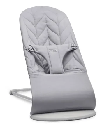 Babysitter Bliss Vävd Bladmönstrad Quilt Ljusgrå