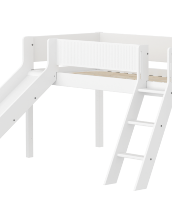 Flexa White Halvhøj Seng 120 Cm Med Rutchebane  Skrå Stige Og Grooves Sengehest 90x200 Cm Hvid