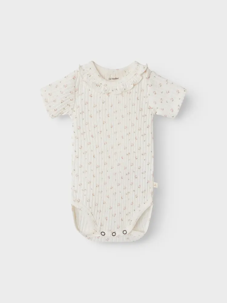 Lil  Atelier Hulla Hua Kortærmet Slim Body Coconut Milk 62