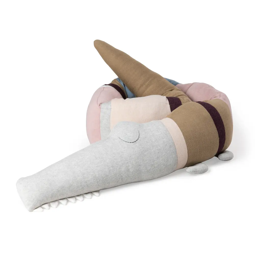 Strikket Pude  Sleepy Croc  Birchbark Rose Mix